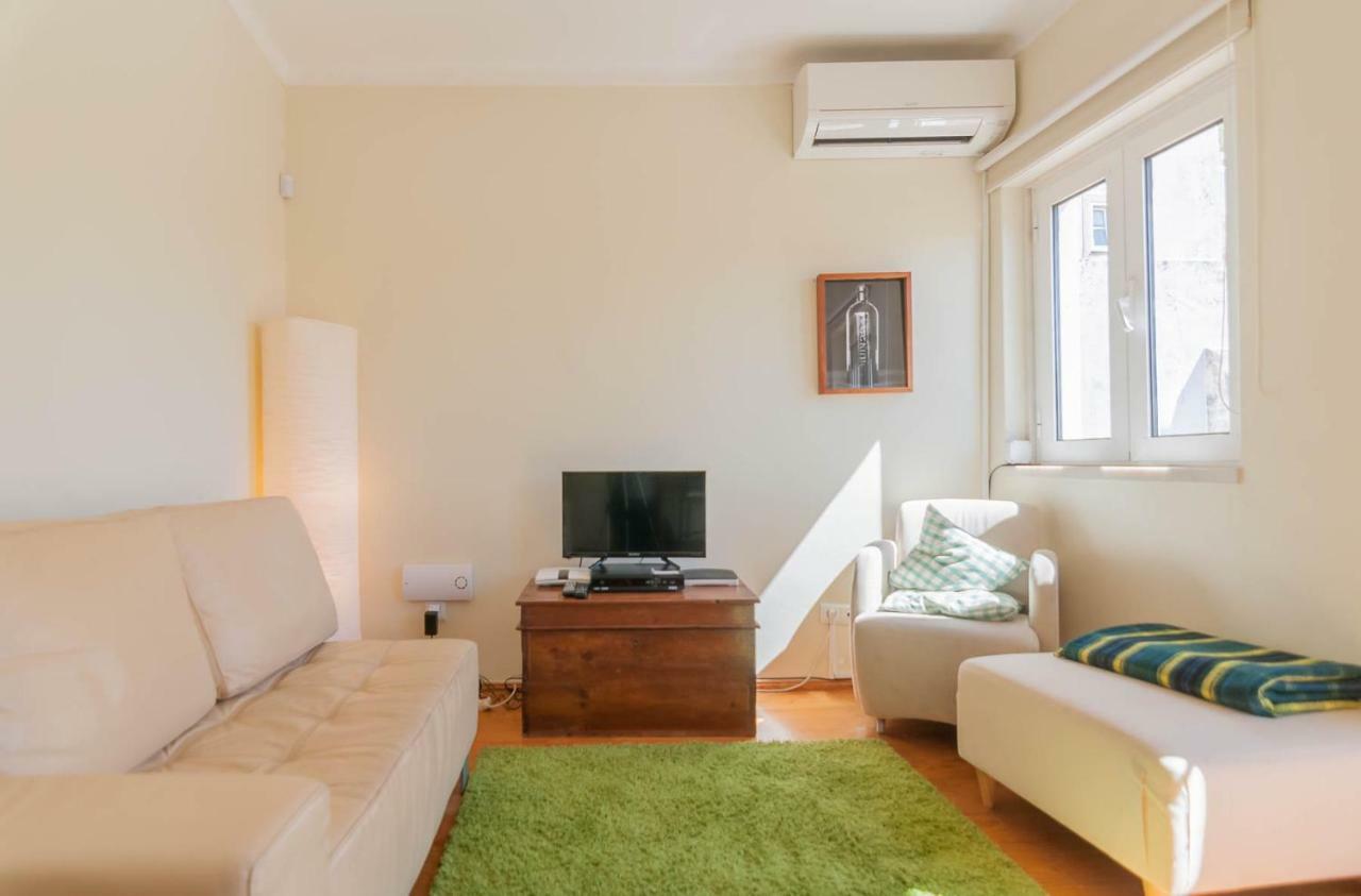 'White House' Apartment- Alfama Lisboa Exteriör bild