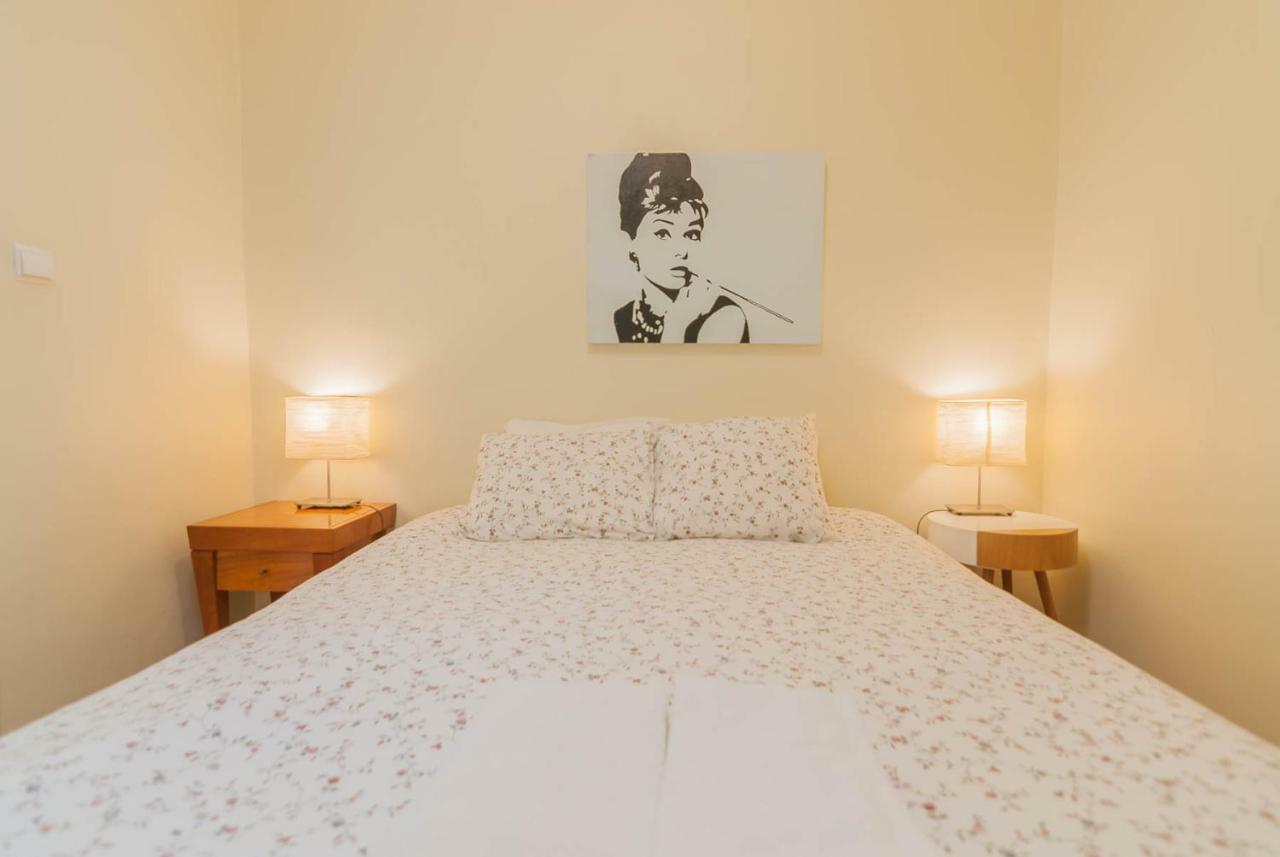 'White House' Apartment- Alfama Lisboa Exteriör bild
